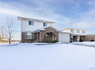 18152 Ash Crk, Macomb, MI 48044