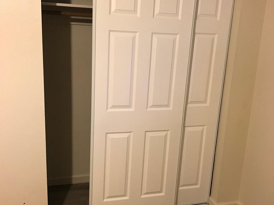 2nd image of 824 Clementa Way APT A