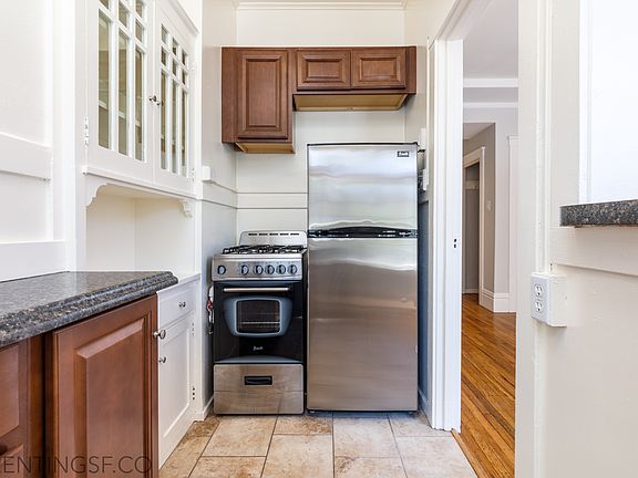 3rd image of 892 Bush St #207