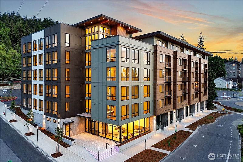 2nd image of 820 N State Street #521