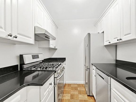 3rd image of 222 E 19th St APT 1E