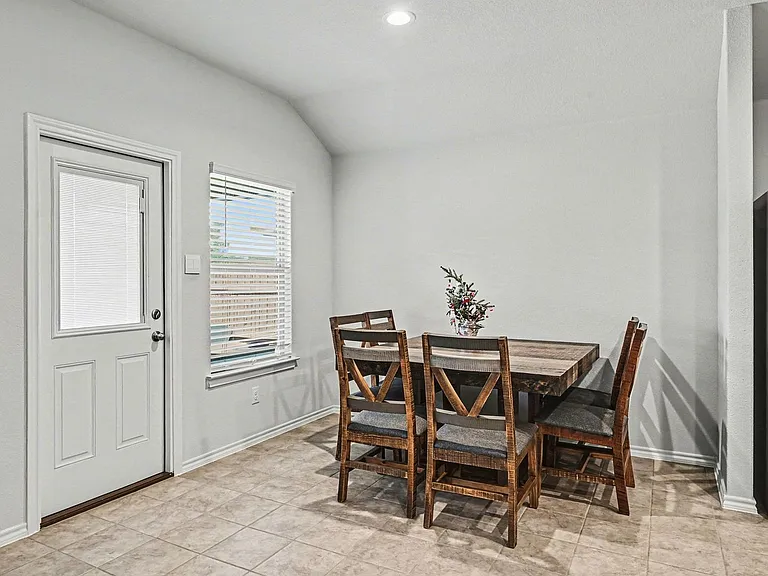 513 Bronze Cir W — Photo 6
