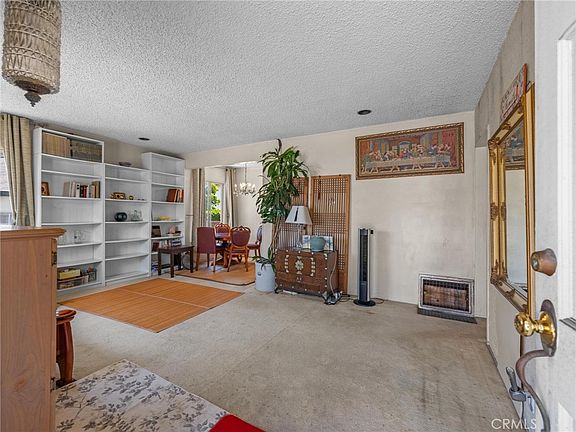 5th image of 7380 W 85th St