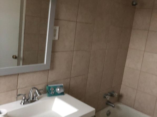 635 Fall River Ave #2A
