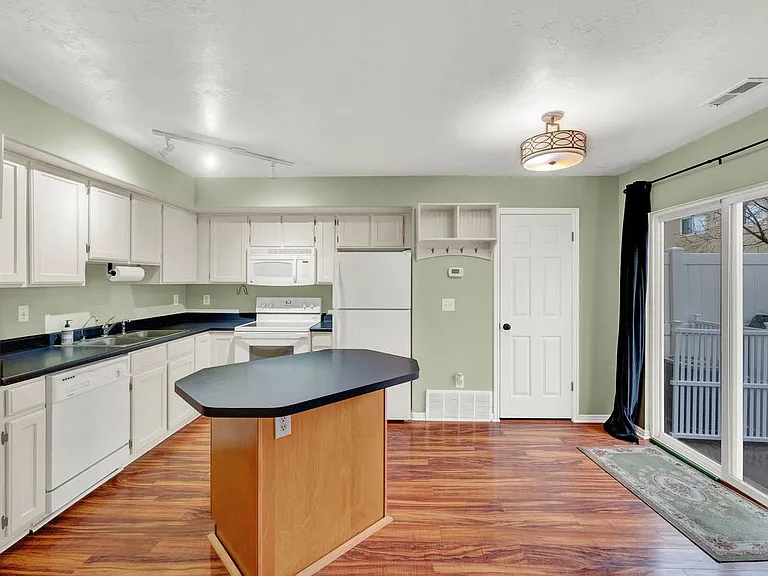 4727 W Mona Ln — Photo 5