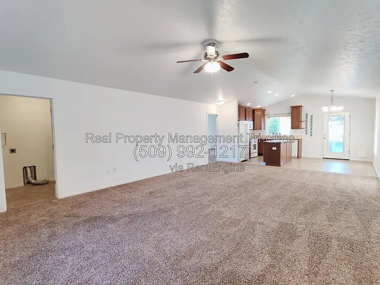 5825 Sidon Ln — Photo 5