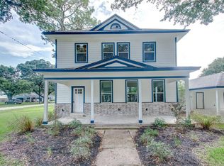 305 Pietzsch St, East Bernard, TX 77435
