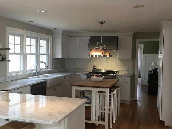 Bright & open kitchen