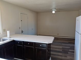 380 S Wagon Wheel Dr APT B, Green River, WY 82935