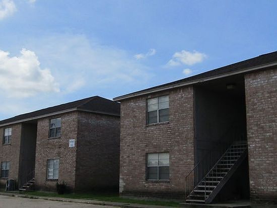 5th image of 4110 Arthur Ln APT 19