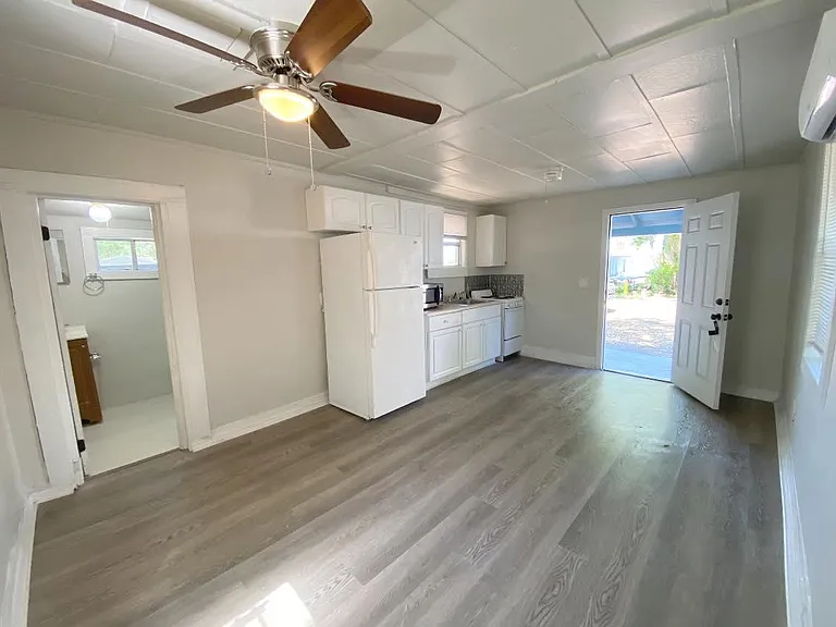 220 N Beaumont Ave #4 — Photo 10