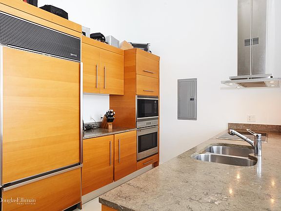3rd image of 495 Brickell Ave APT 1405