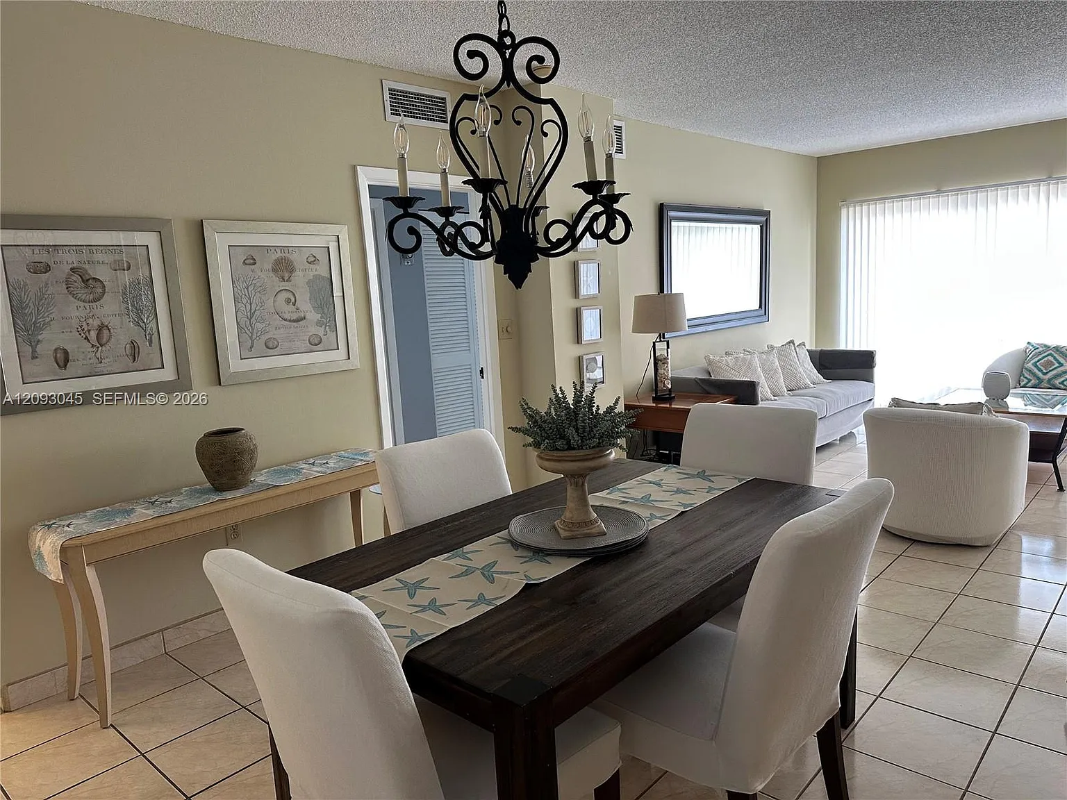 Hemispheres Condo — Photo 3