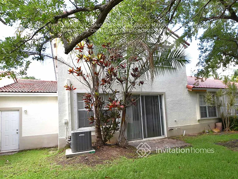 18710 SW 25th Ct — Photo 17