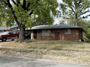 8445 Hawkesbury Dr, Saint Louis, MO 63121