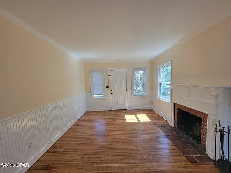 131 Allen Ave — Photo 3
