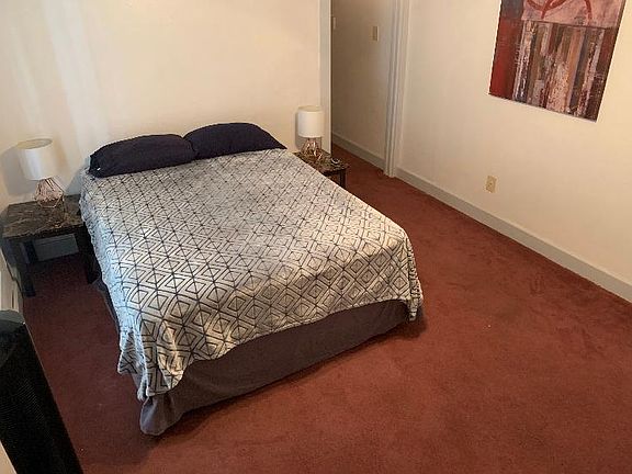 5th image of 710 S Tancahua St
