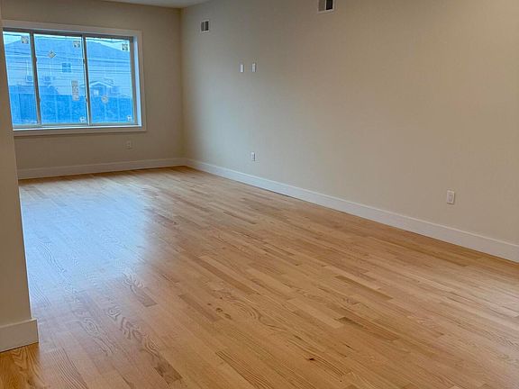 4th image of 3307 Richmond Ave