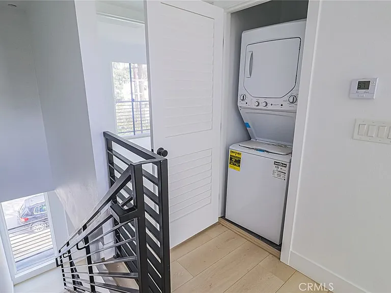 11814 Gilmore St — Photo 31