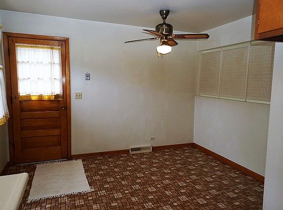4th image of 432 Gilbert Dr