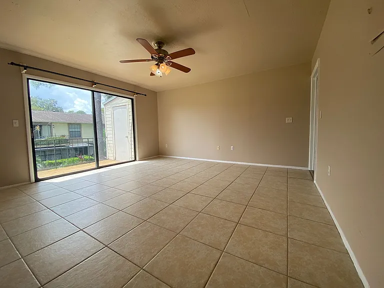 6010 Village Cir — Photo 1