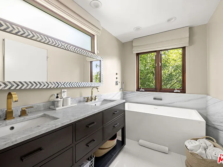 2035 De Mille Dr — Photo 31