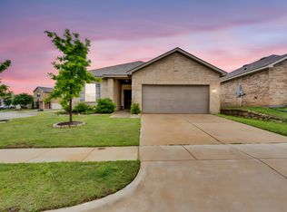 516 Leeward Ln, Crowley, TX 76036