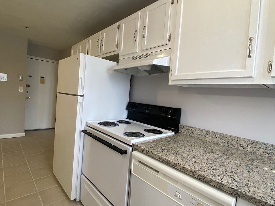 1st image of 77 Elm St APT 9