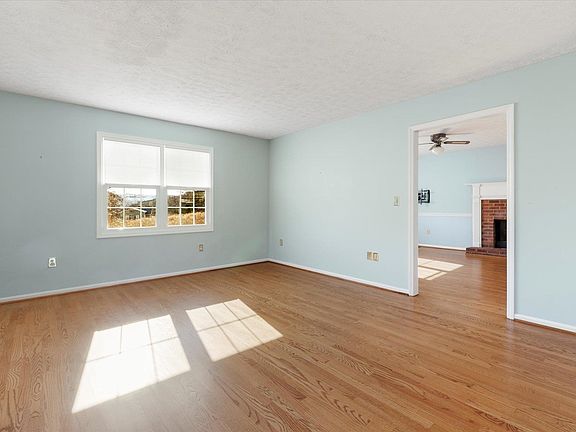 5th image of 1645 Saint Andrews Cir