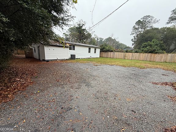 4th image of 316 Edgewater Rd