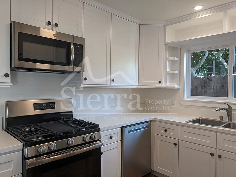 1623 Garden St #1 — Photo 2
