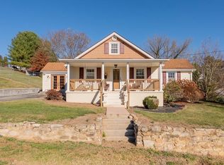 315 Montgomery St, Christiansburg, VA 24073
