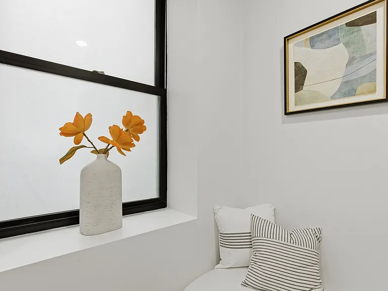 55 Temple Pl #4 — Photo 37
