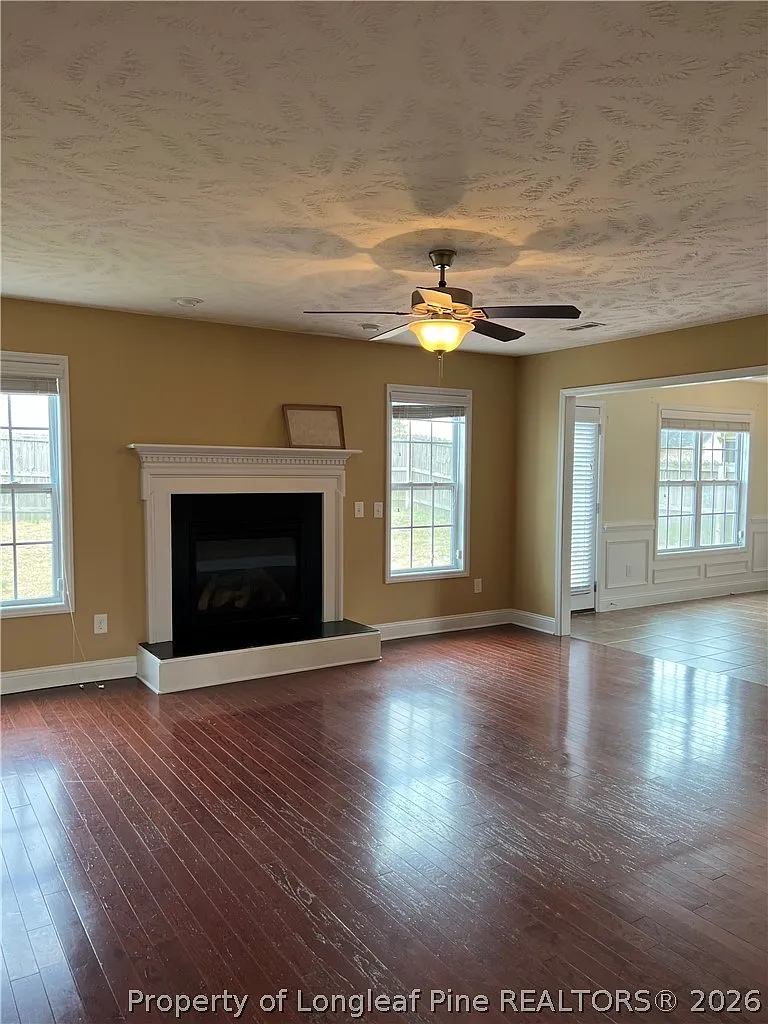 4 bed, 2.5 bath, 2158 sqft, $1,895 — Photo 4
