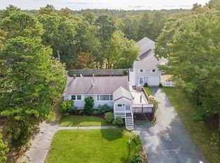 92 Edgewater Dr, Wareham, MA 02571