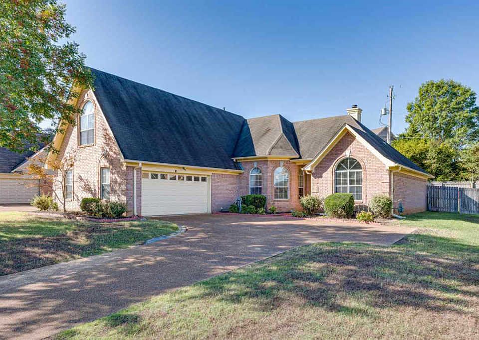 1st image of 4467 Meadow Cliff Dr