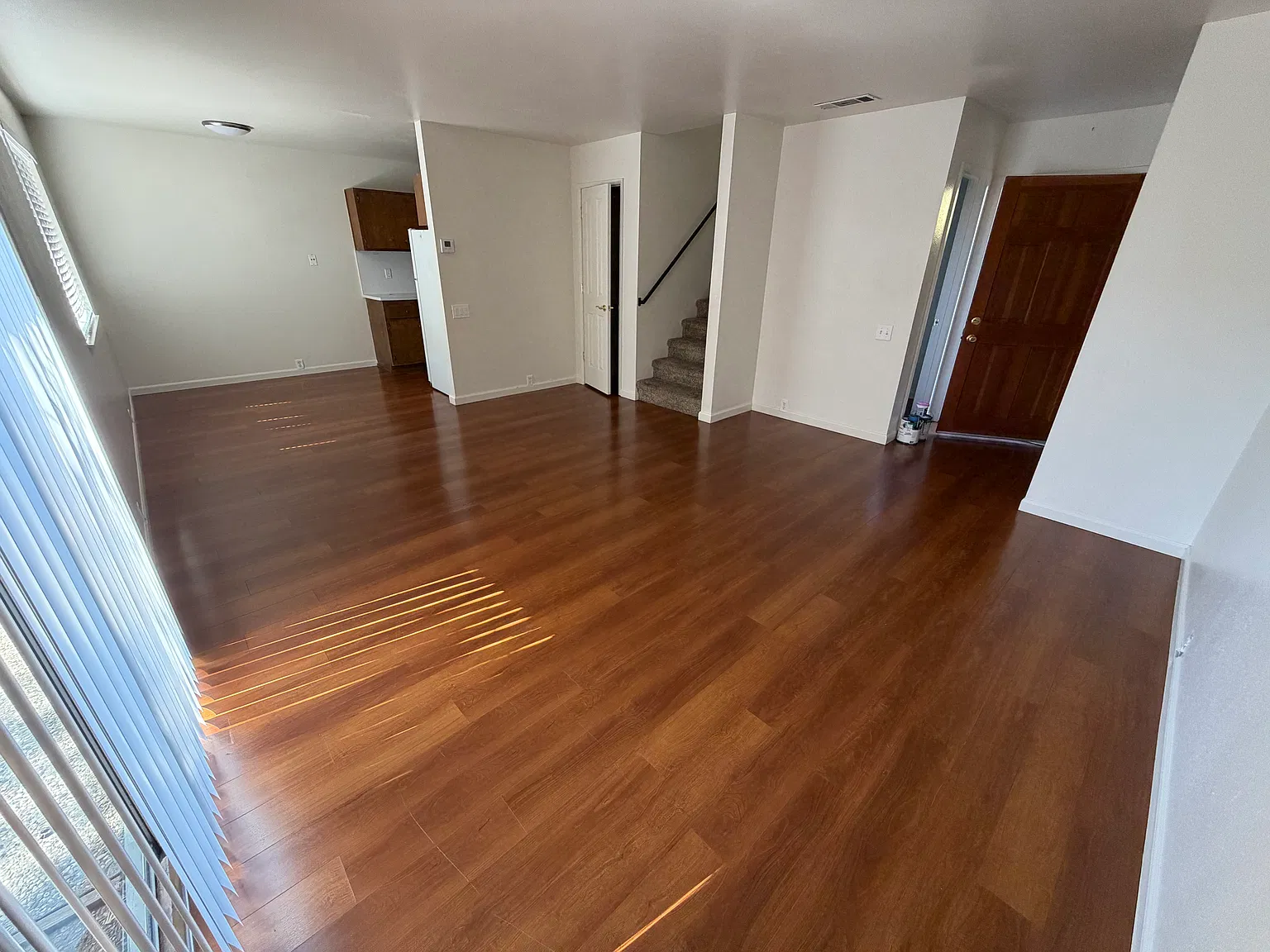 3 bed, 1250 sqft, $2,300 — Photo 4