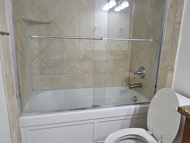 230 E Broadway St #1008 — Photo 24