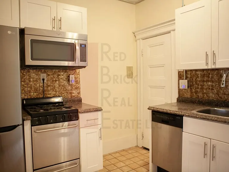 74 Phillips St #1 — Photo 1