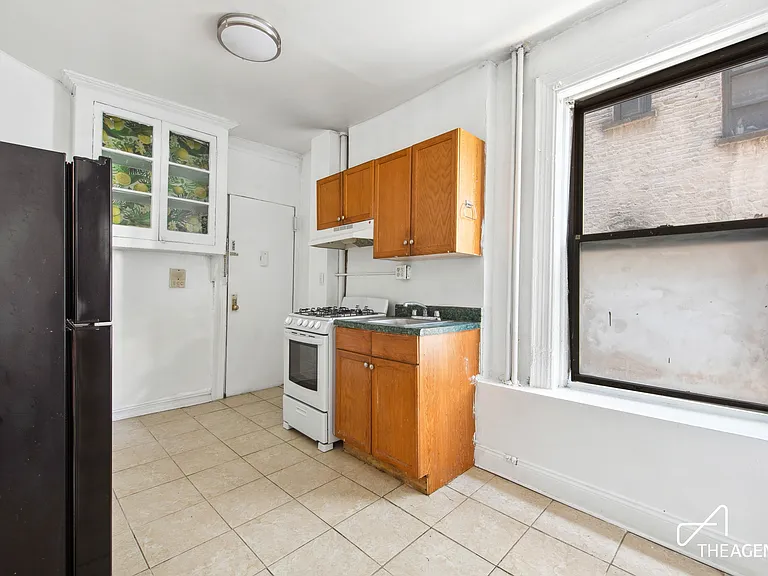177 Thompson St #12 — Photo 2