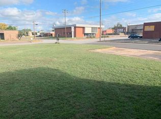 104 W Cass St, Gilmer, TX 75644