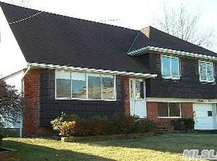 73 Murray Dr, Oceanside, NY 11572