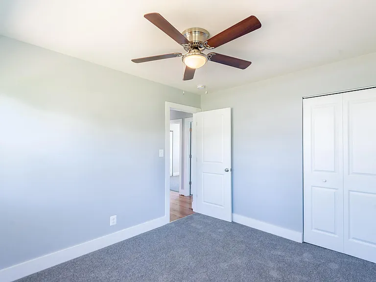 105 Meadow Rd — Photo 4