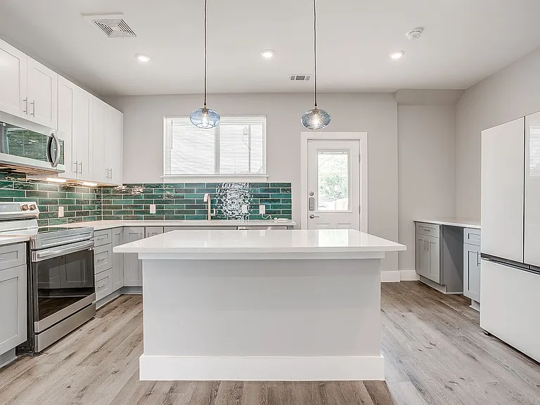 3144 Forest Park Blvd — Photo 23