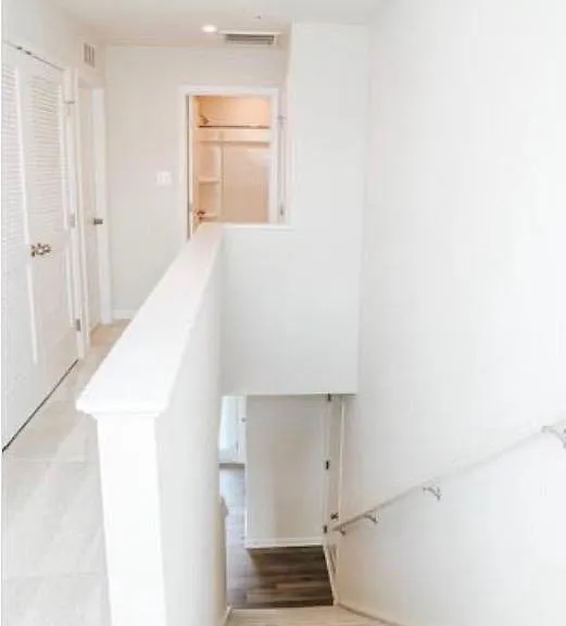 118 Charlotte St — Photo 14