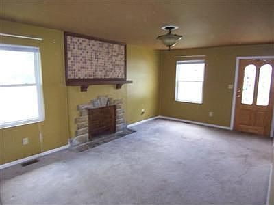 4th image of 1634 Newton Ave