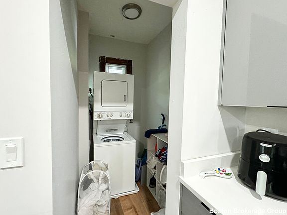 2nd image of 37 Sudan St Floor 3