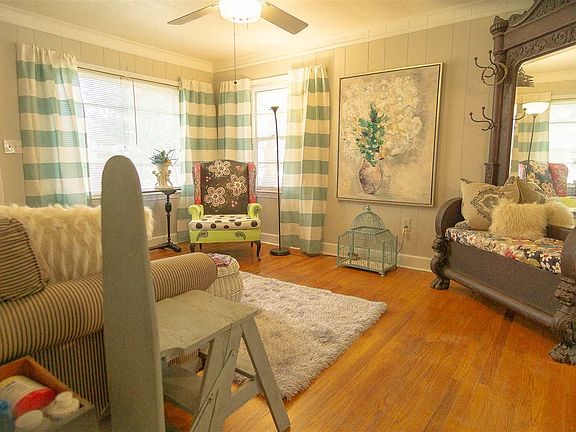 4th image of 109 Oak Park Dr