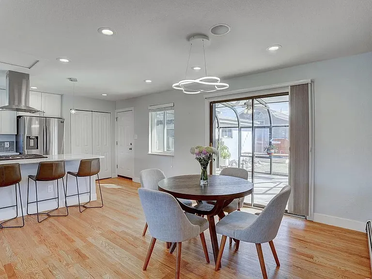 4044 W 77th Pl — Photo 13