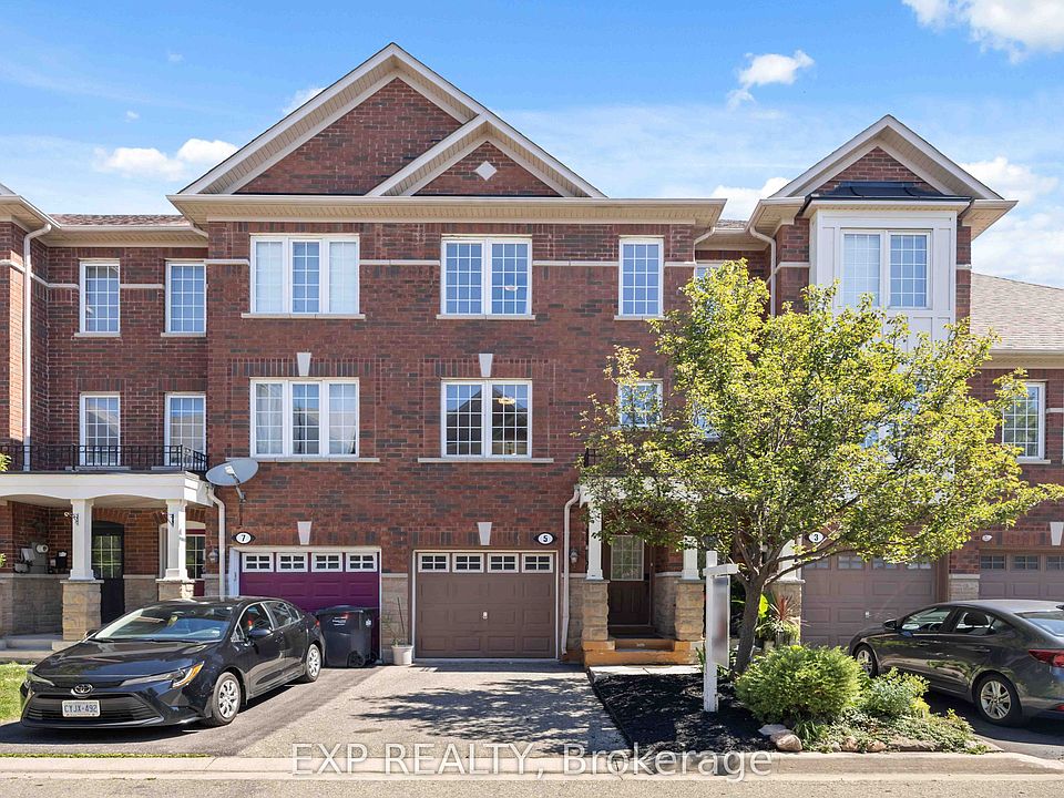 1st image of 5 Garden Park Ln